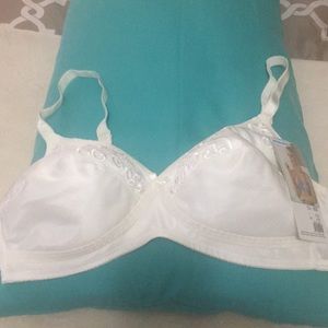 Naturana wireless bra Size 42B